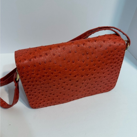 London Fog Pink Ostrich Faux Leather Crossbody Bag - Picture 4 of 12